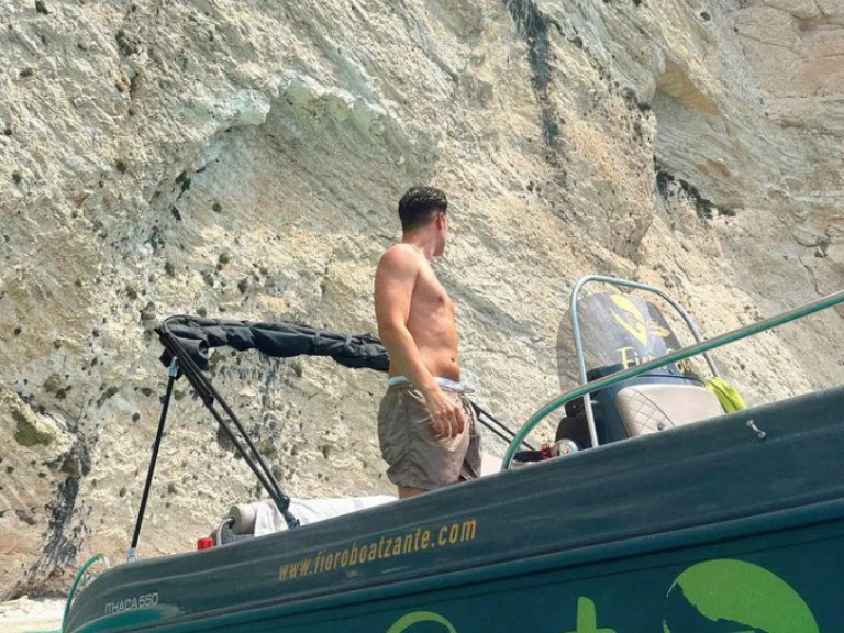 Bootverhuur Karel Ithaca 550 in Laganás via SamBoat