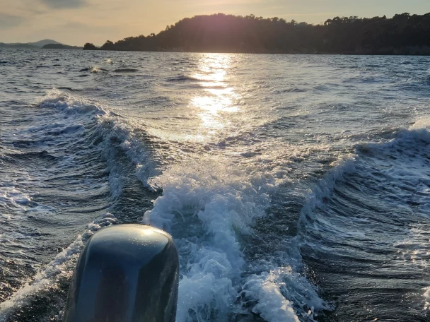 Huur een Pneumatiques  Apex A15 in Le Pradet