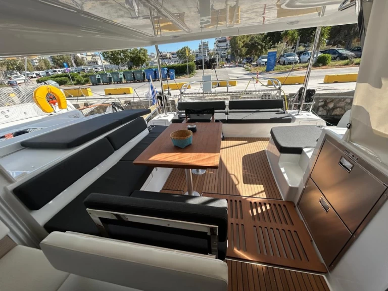 Verhuur Catamaran in Athene - Lagoon Lagoon 43