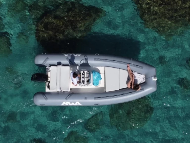 Bootverhuur Villasimius goedkoop California 550