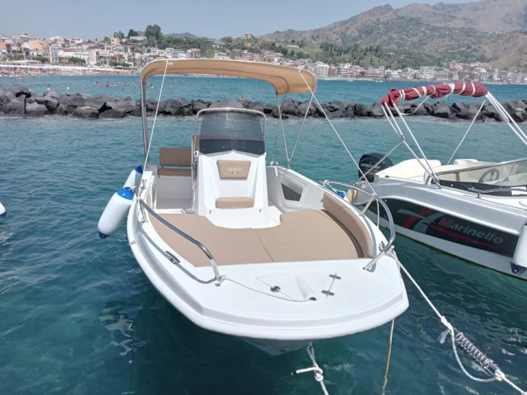 Huur Motorboot met of zonder schipper Q-Barqa in Giardini-Naxos