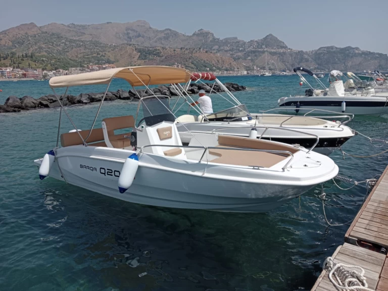 Motorboot te huur in Giardini-Naxos voor de beste prijs
