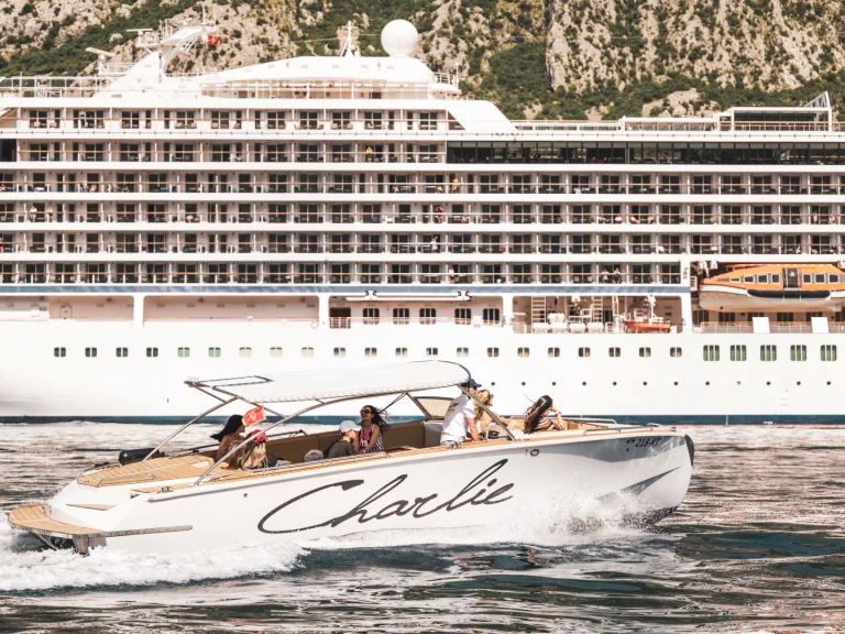 Motorboot te huur in Kotor voor de beste prijs