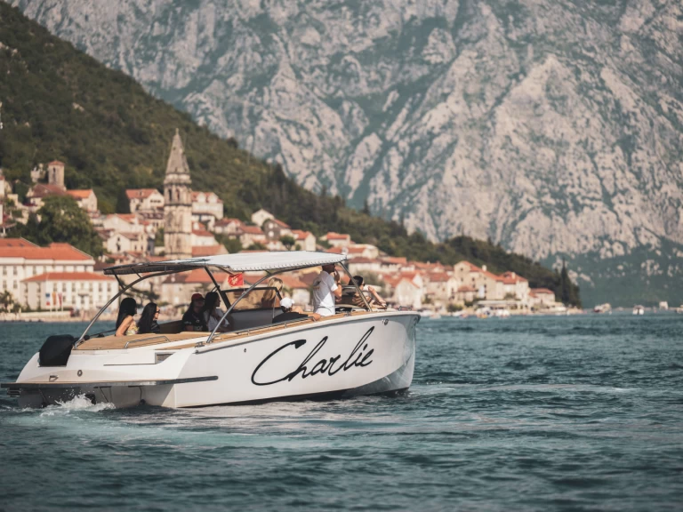 Custom Made Monte Marine Charlie te huur van particulier of professional in Kotor