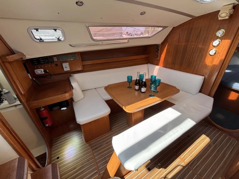 Zeilboot te huur in Castelletto sopra Ticino voor de beste prijs