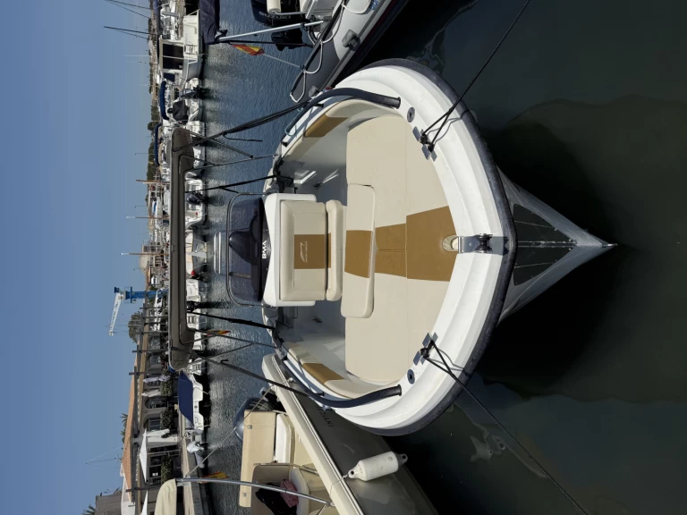 Motorboot te huur in Club Nautico S'Estanyol voor de beste prijs