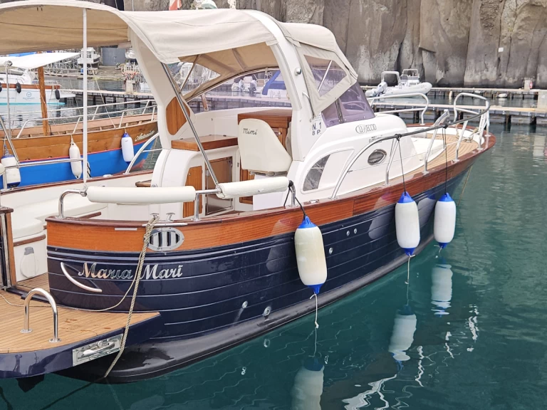 Bootverhuur Mimi Scirocco 850 sport  in Piano di Sorrento via SamBoat