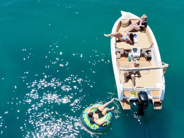 Verhuur Motorboot Darekco Mareti met vaarbewijs