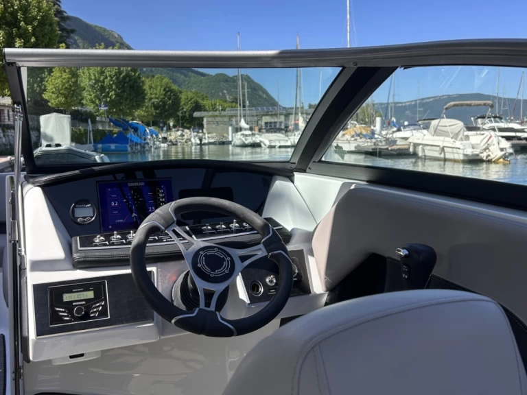 Verhuur Motorboot Four Winns met vaarbewijs