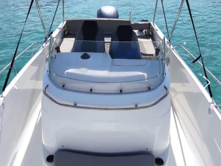 Verhuur Motorboot Jeanneau met vaarbewijs