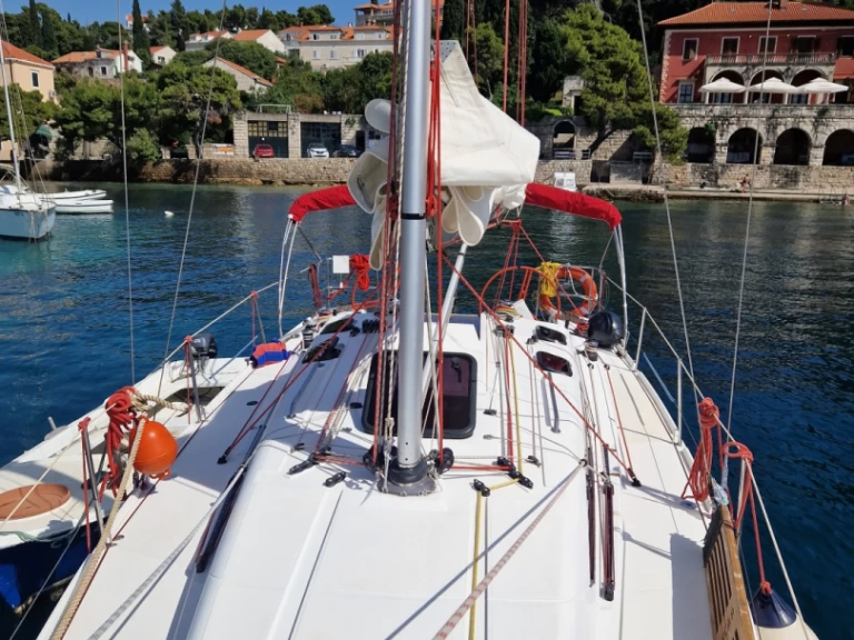 Elan Elan 350 Performance te huur van particulier of professional in Cavtat