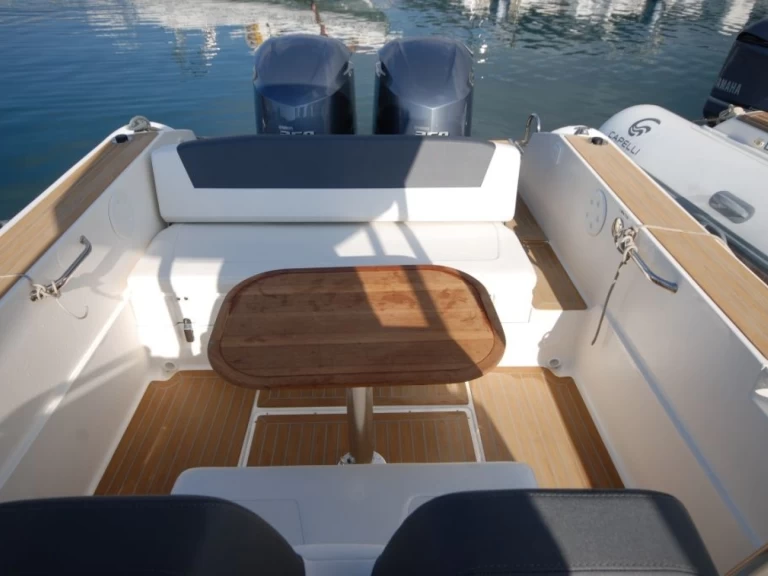 RIB te huur in Marine de Sant'Ambrogio voor de beste prijs