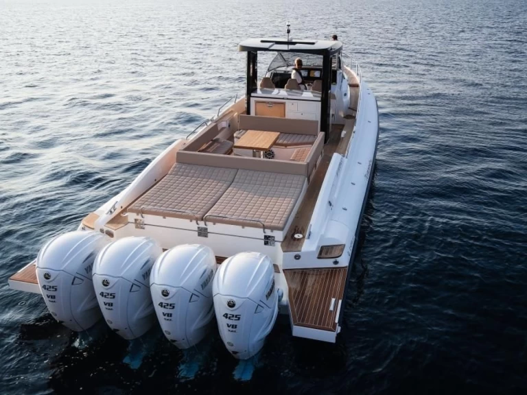 Bootverhuur Marine de Sant'Ambrogio goedkoop Tempest 50