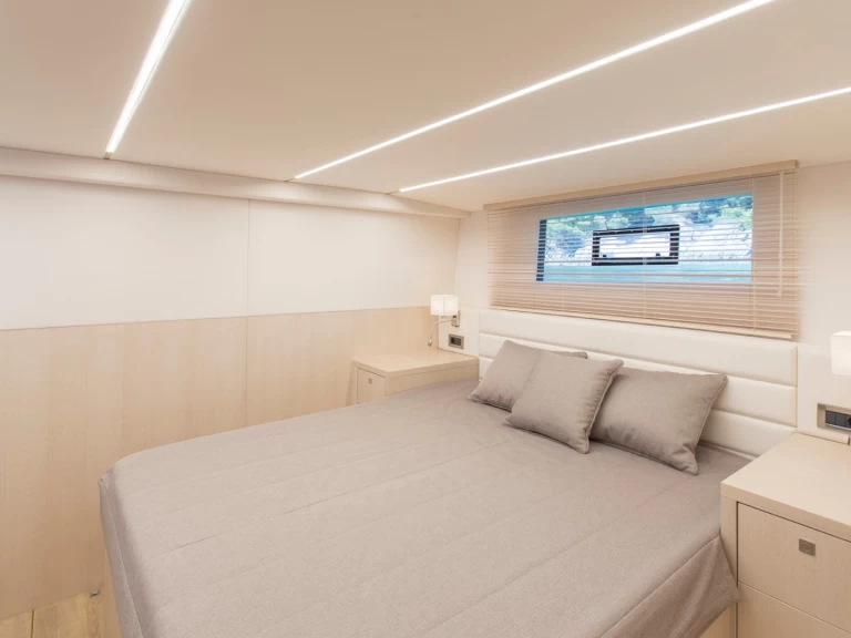 Huur Motorboot met of zonder schipper MED YACHT  in Marine de Sant'Ambrogio