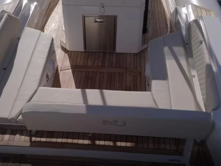 Verhuur RIB Nuova Jolly met vaarbewijs