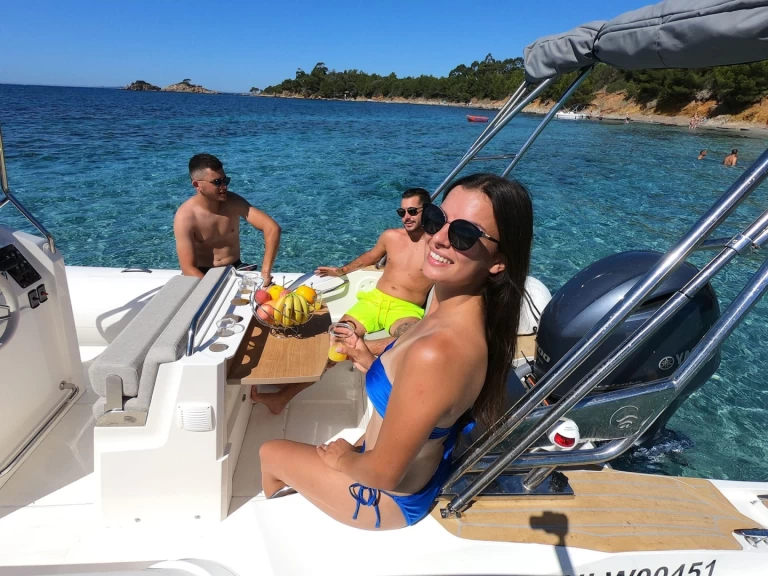 Bootverhuur Capelli Tempest 700 CUP in Marine de Sant'Ambrogio via SamBoat