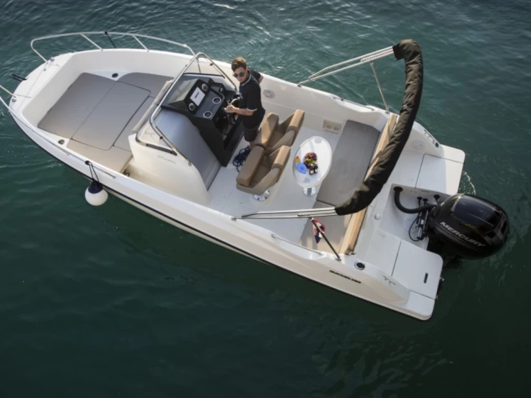 Verhuur Motorboot Quicksilver met vaarbewijs