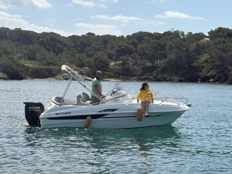 Verhuur Motorboot Bénéteau met vaarbewijs