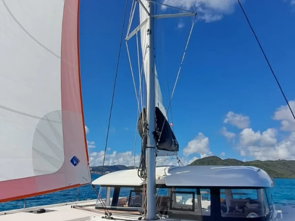 Verhuur Catamaran Bénéteau met vaarbewijs