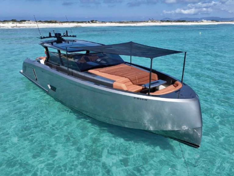 Vanquish VQ 58 te huur van particulier of professional in Marina Ibiza