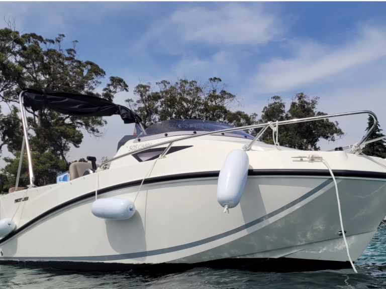 Bootverhuur Quicksilver Activ 505 Cabin in Cannes via SamBoat