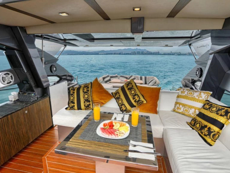 Huur een Rio 60 in Puerto Vallarta