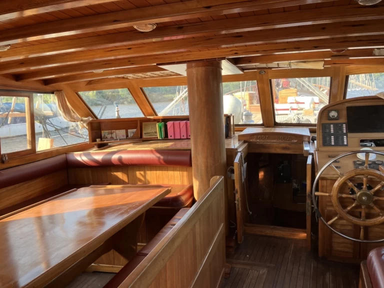 Bootverhuur Port Cogolin goedkoop Caïque