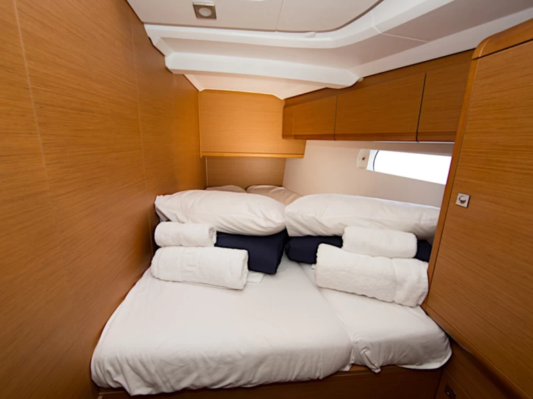 Jachthuur in Castellammare di Stabia - Jeanneau Sun Odyssey 519 via SamBoat