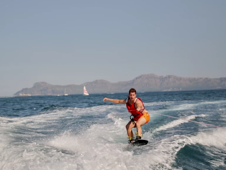 Verhuur Motorboot Monterey met vaarbewijs