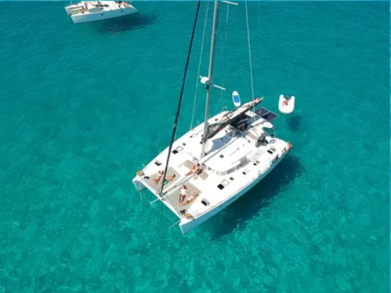 Verhuur Catamaran Lagoon met vaarbewijs