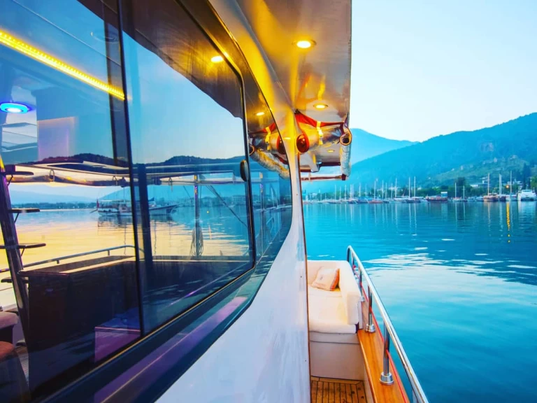 Bootverhuur Fethiye Harbour goedkoop costome made 