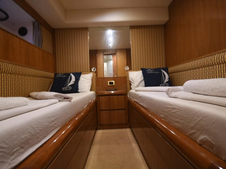 Bootverhuur Azimut 70 Azimut 70 in D-Marin Göcek Marina via SamBoat