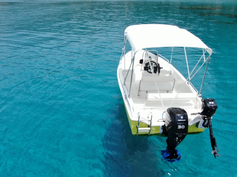 Huur een Assos 485 in Kardamýli