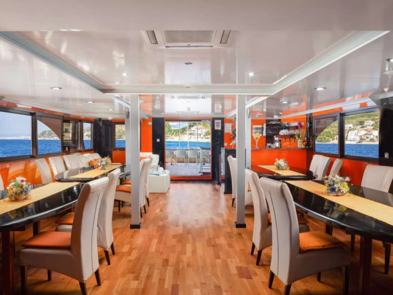 Huur Jacht met of zonder schipper Brodosplit in Split