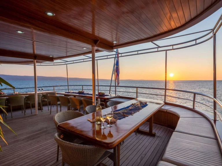 Verhuur Jacht Brodosplit met vaarbewijs