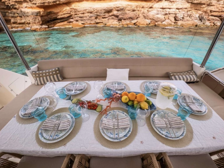 Huur een Astondoa BISCAYNE in Ibiza