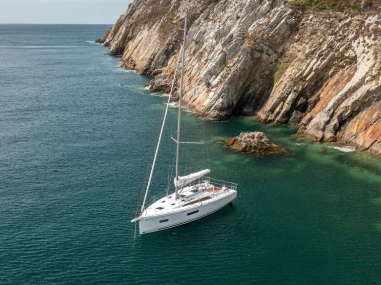 Jachthuur in Nikiána - Bénéteau Oceanis 37.1 via SamBoat