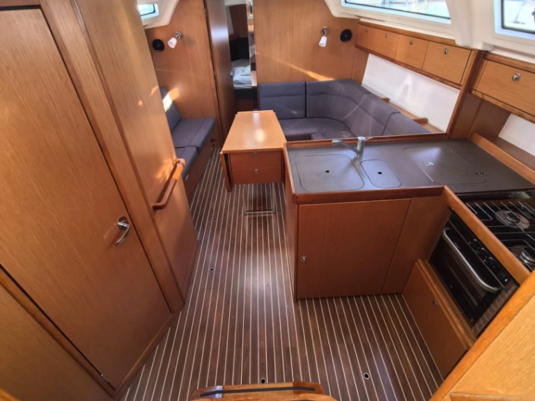 Huur een Bavaria Cruiser 37 in Punat