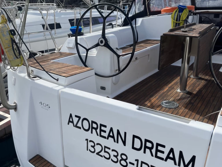 Huur een Dufour Dufour 405 Grand Large in Angra do Heroísmo