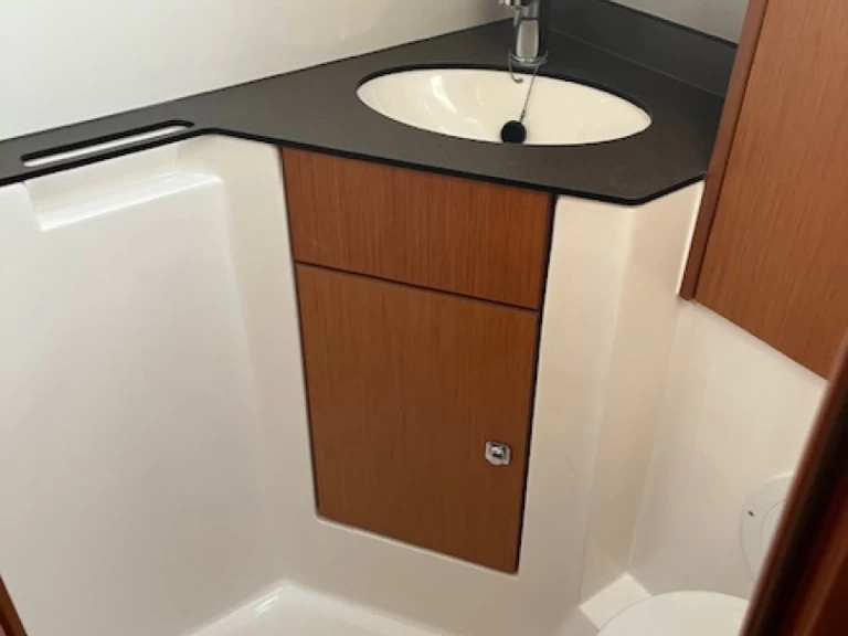 Bootverhuur Bavaria Cruiser 46 in Angra do Heroísmo via SamBoat