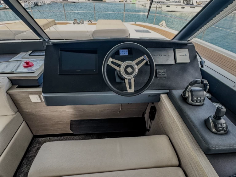 Bootverhuur Seget Donji goedkoop Fountaine Pajot MY5