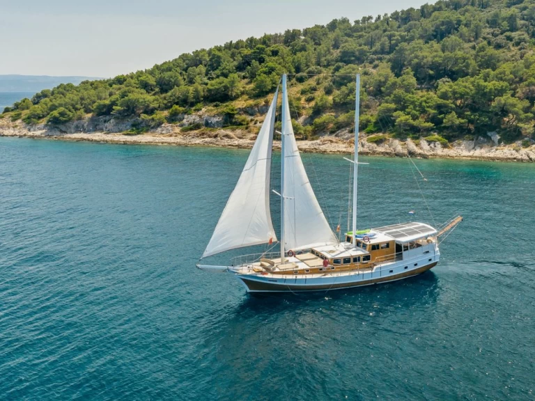 Bootverhuur Custom Made Sole in Kaštel Gomilica via SamBoat