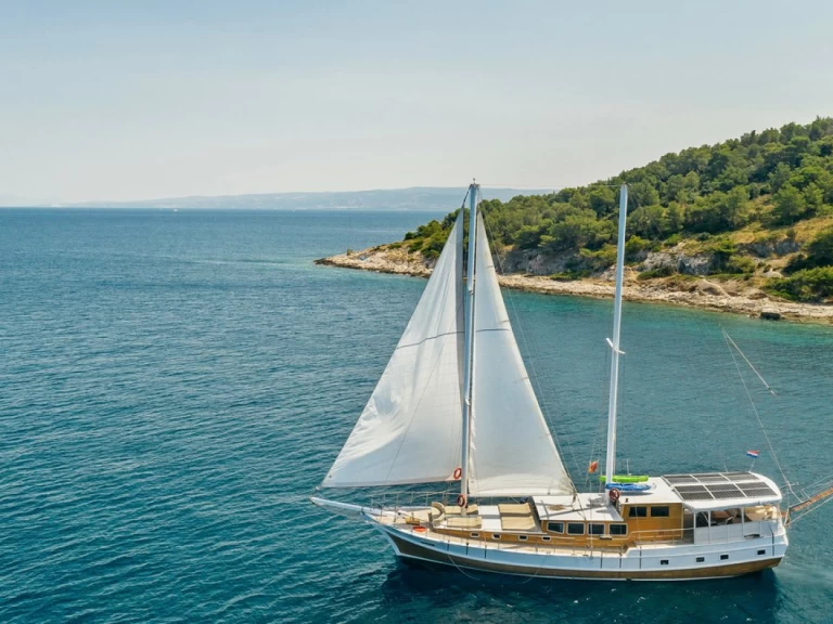 Verhuur Zeilboot Custom Made met vaarbewijs