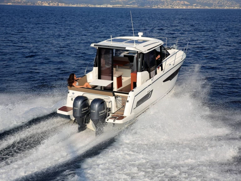 Verhuur Motorboot Jeanneau met vaarbewijs