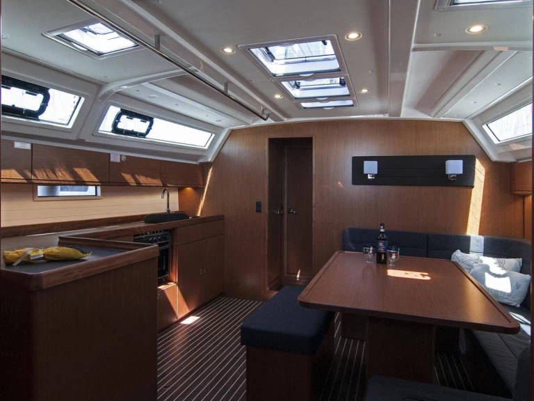 Verhuur Zeilboot Bavaria met vaarbewijs