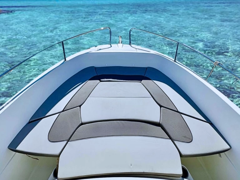 Jeanneau Cap Camarat 7.5 Style te huur van particulier of professional in Hyères