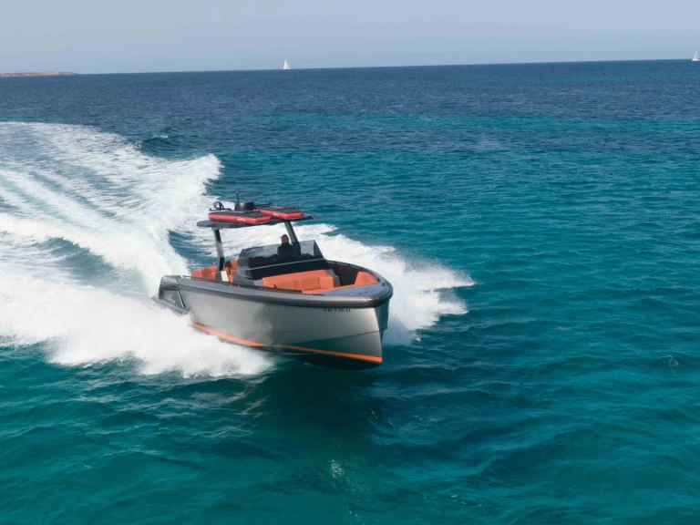 Huur Motorboot met of zonder schipper Vanquish in Ibiza Town