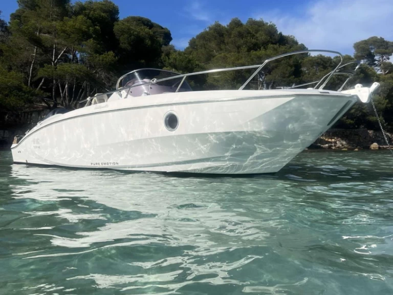 Huur een Kay Kay largo 24 in Mandelieu-la-Napoule