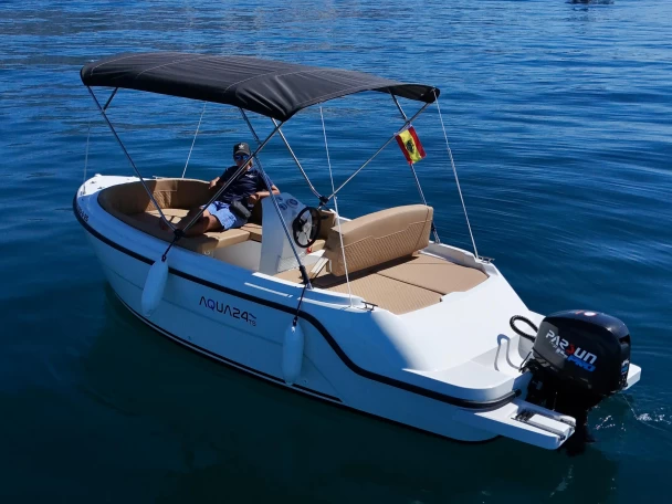 Verhuur Motorboot Aqua24 met vaarbewijs