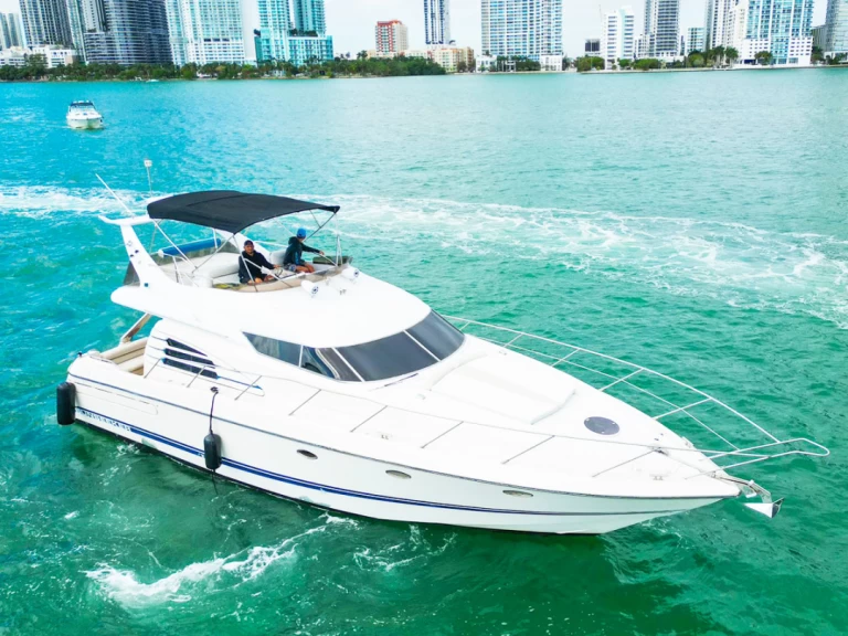 Bootverhuur Miami goedkoop Manhattan 50